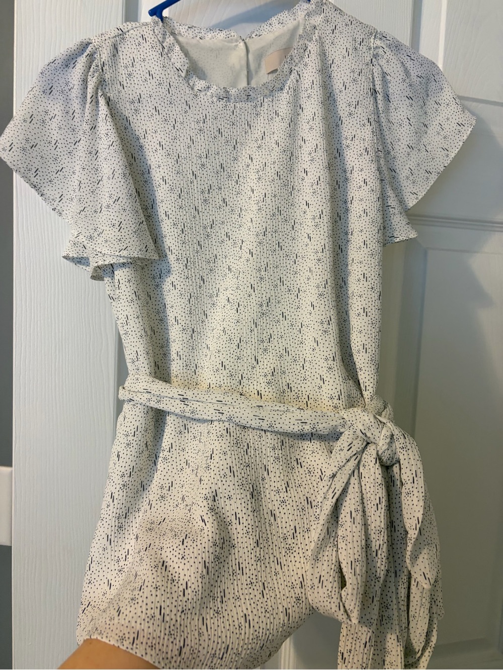 Loft Light black and white Speckled Short flutter sleeve blouse Tie Waist xsp